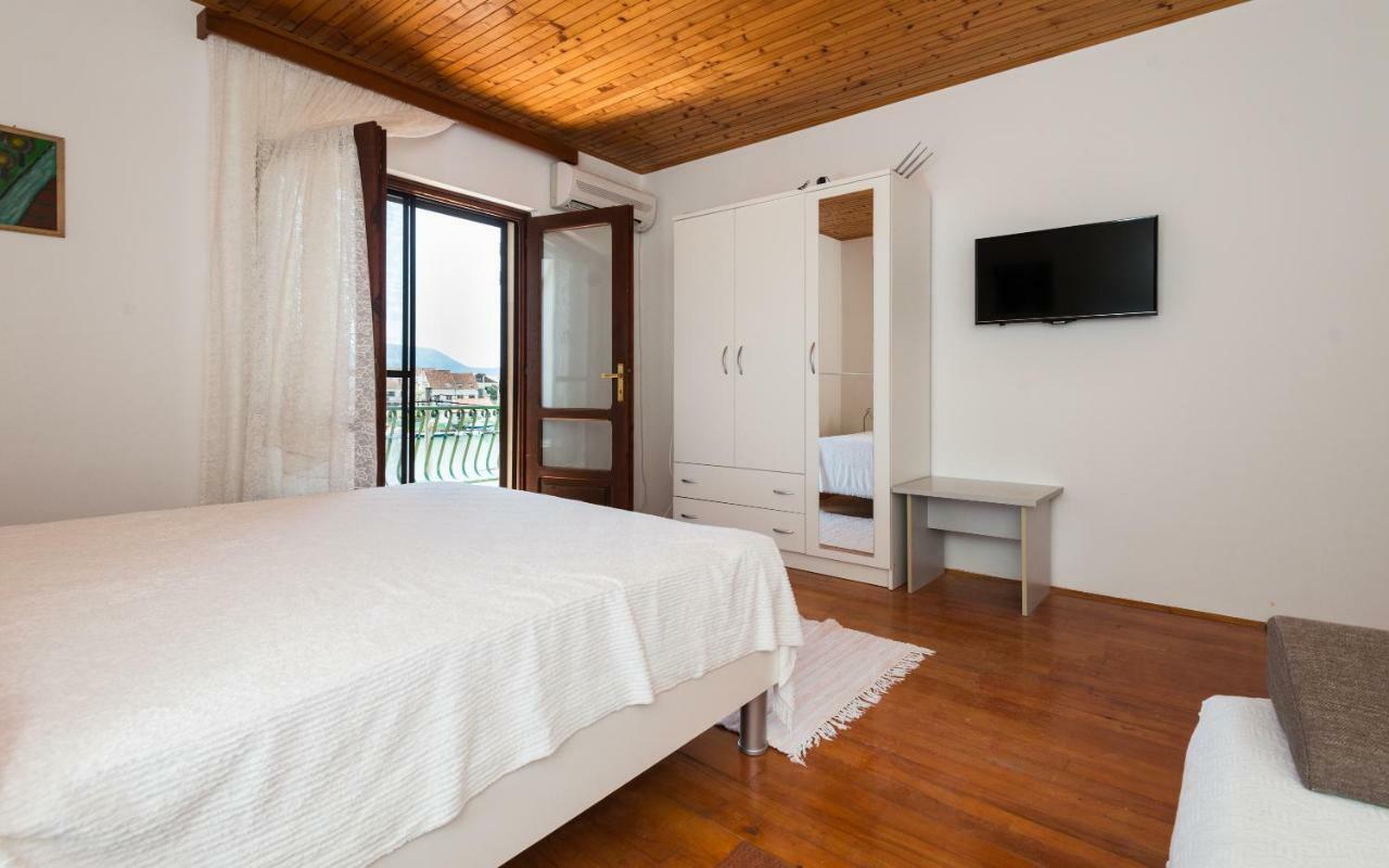 Apartments Azzurro Блаце Экстерьер фото